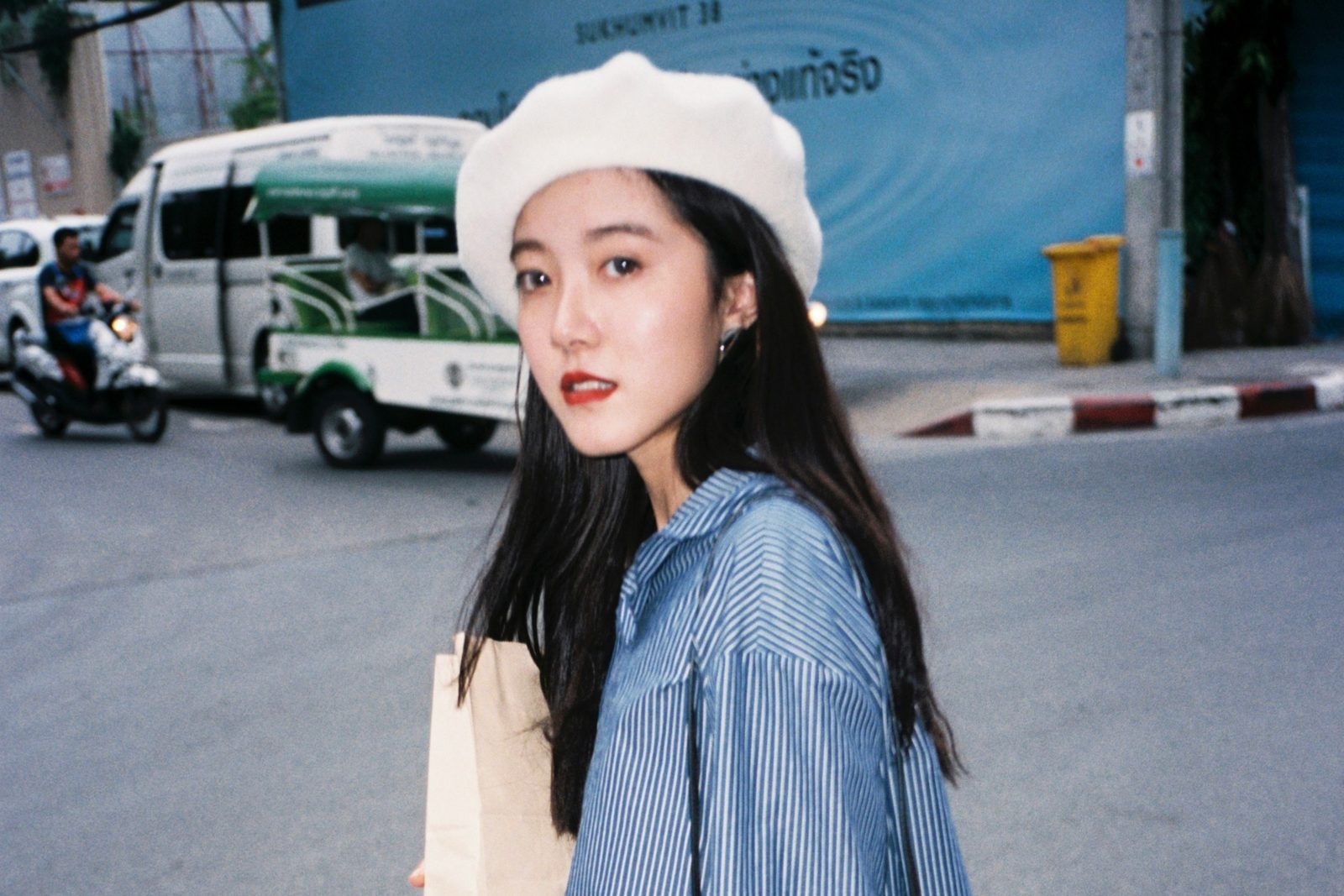 베레모 하나로 달라지는 가을 거리